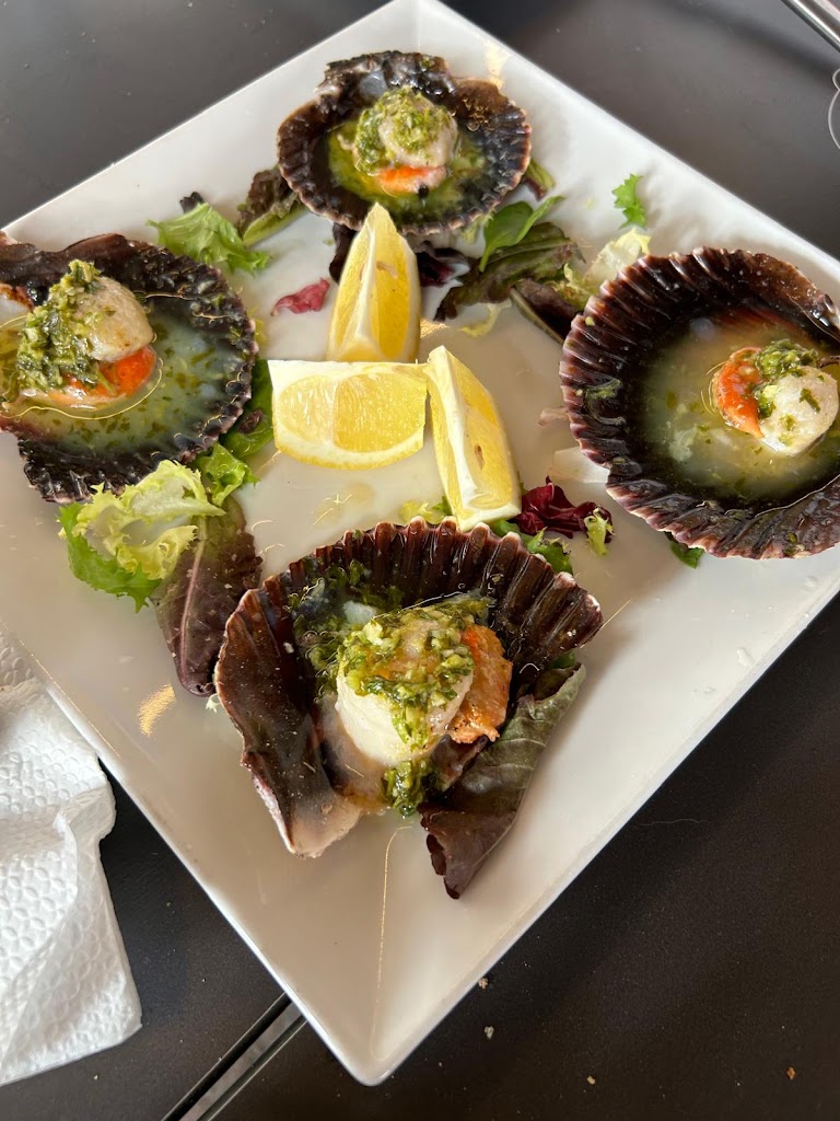 Gastro-Bar L'Acosta — Comida y bebida