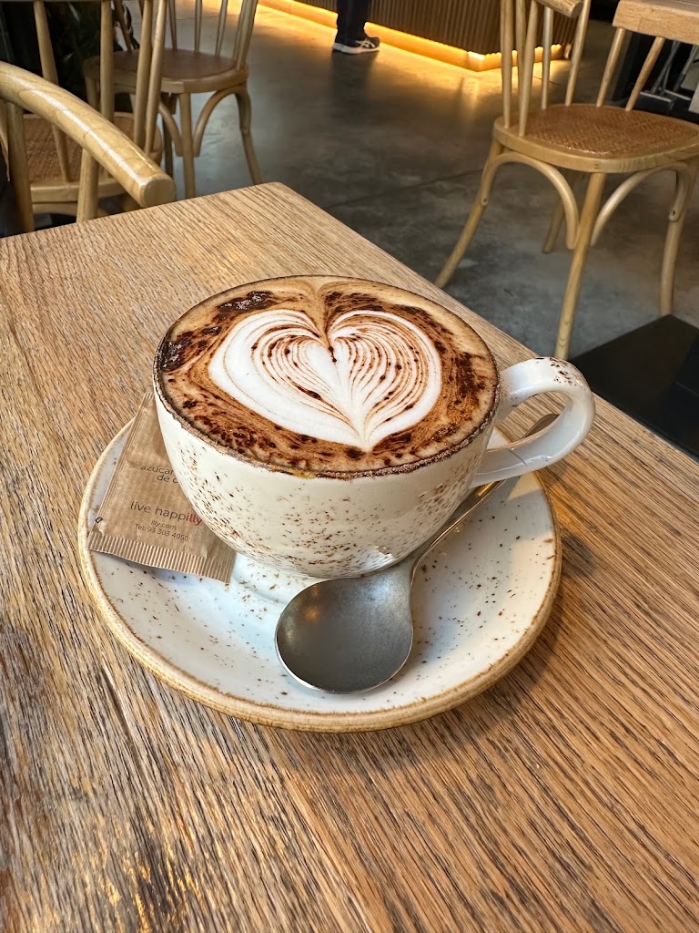 CRUMBLE Cafe - Villanueva de la Canada — Capuchino