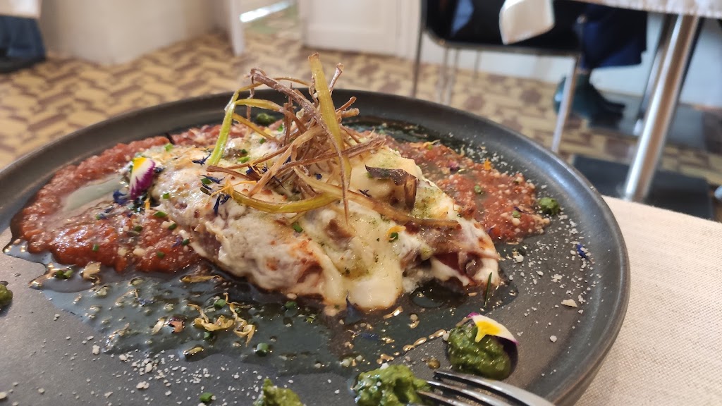 La Volta Restaurant — Comida y bebida