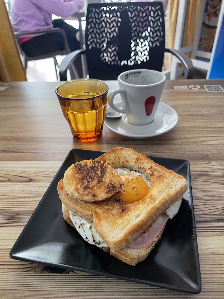 Cafeteria Dani — Comida y bebida