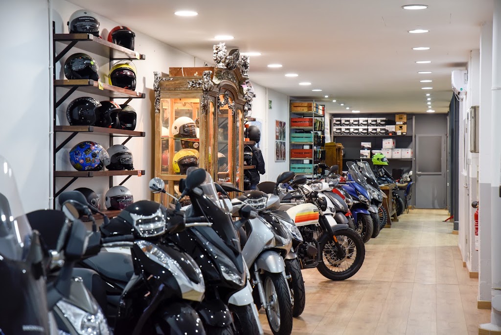 KYMCO SANT CUGAT - CASTELLVI MOTOR - C/Rossello 15 — Interior