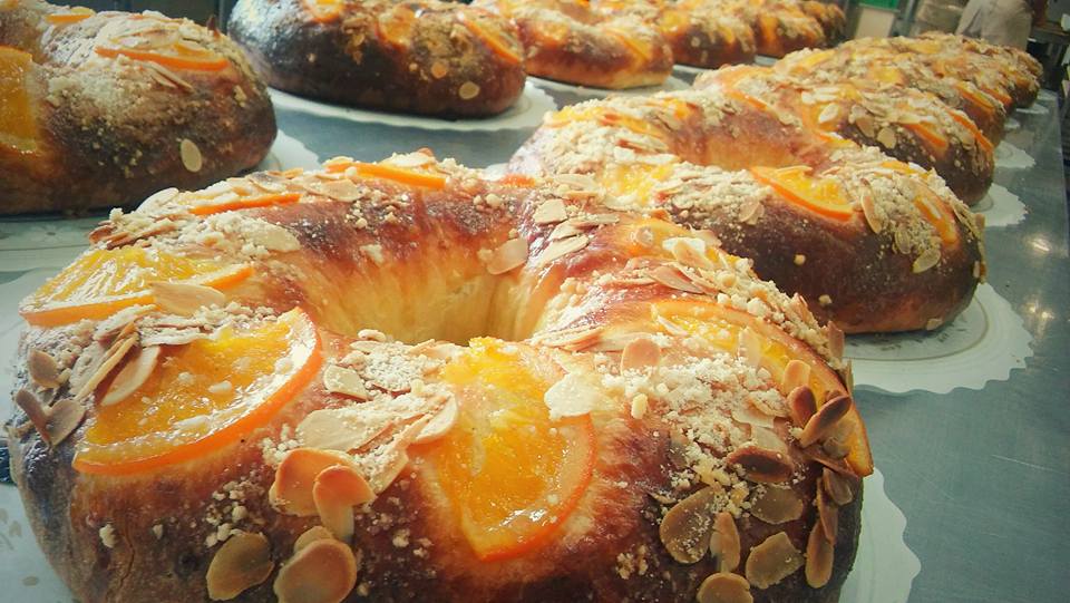 Ecotahona del Ambroz cafeteria-panaderia — Comida y bebida