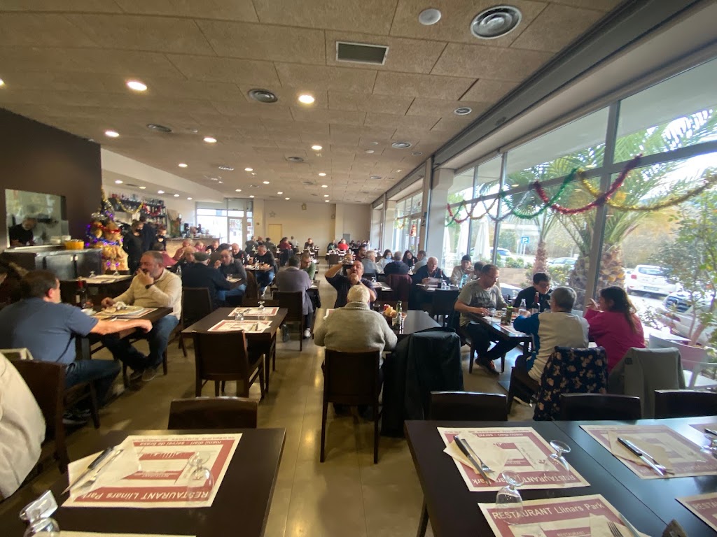 Restaurante Llinars Park — Ambiente