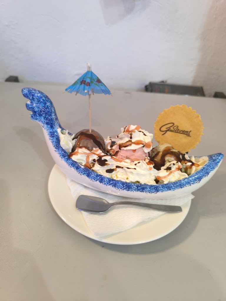 Cafeteria G Sirvent — Comida y bebida