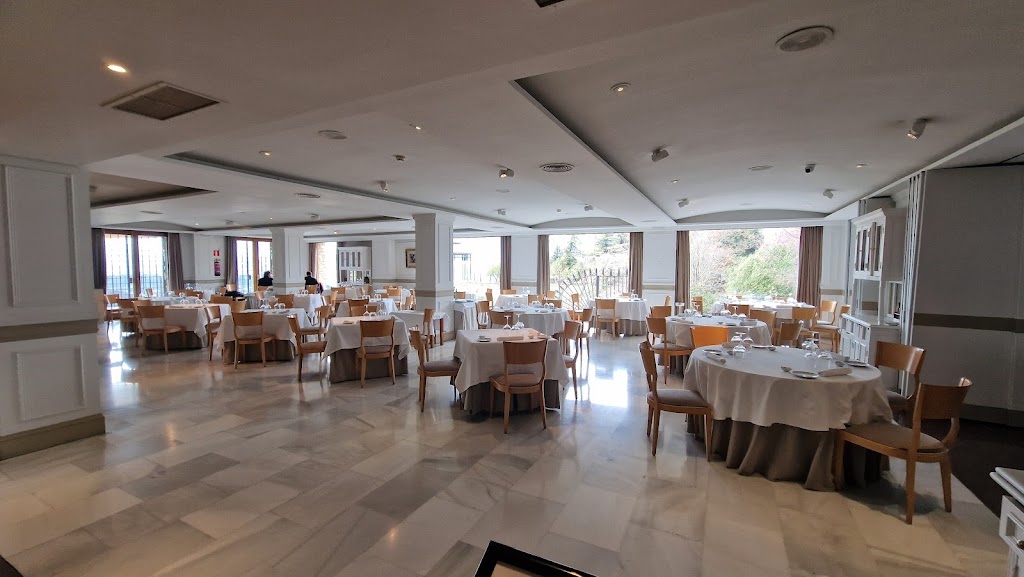 Restaurante El Manzel en el Parador de Ronda — Ambiente