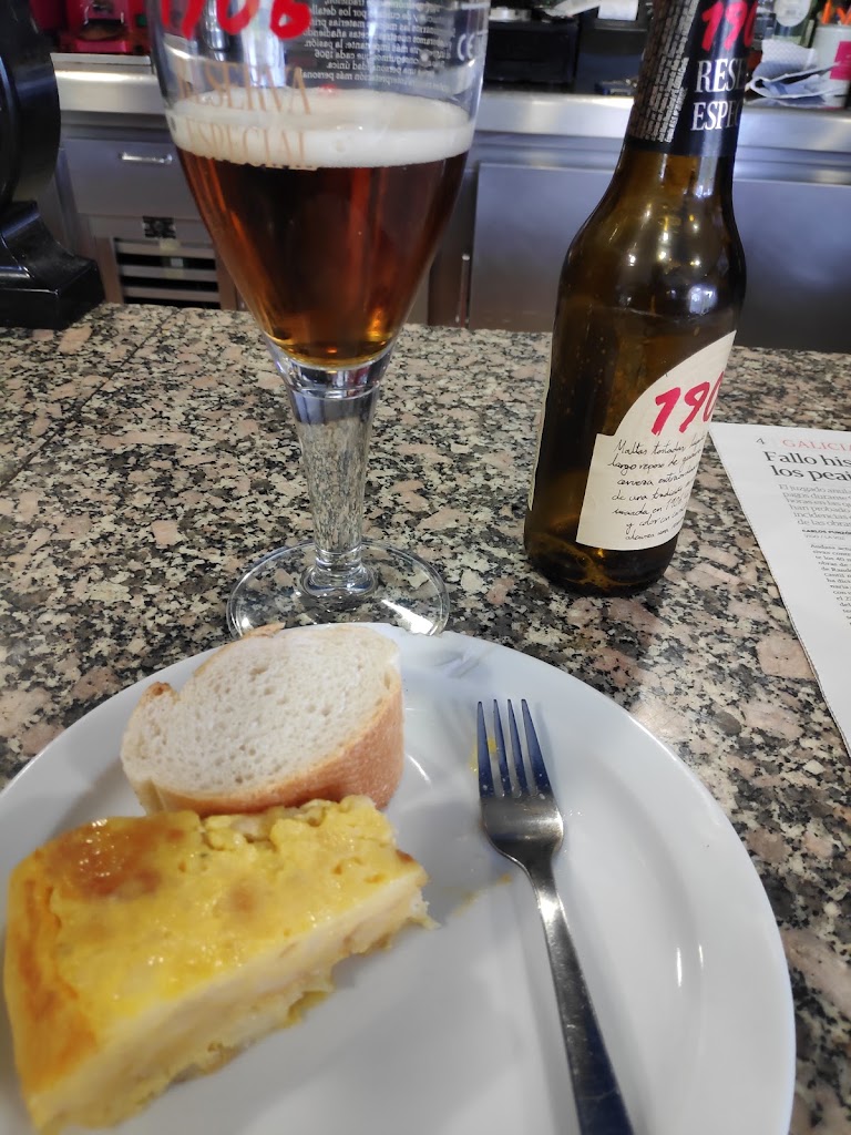 Cafe Edu Bar — Comida y bebida