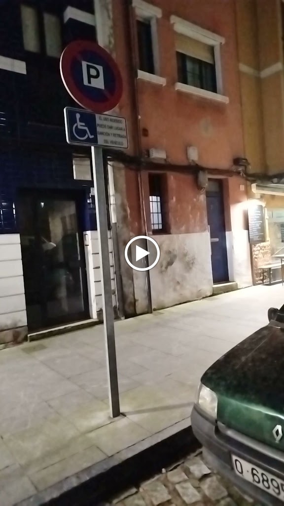 Aparcamiento reservado para personas discapacidad