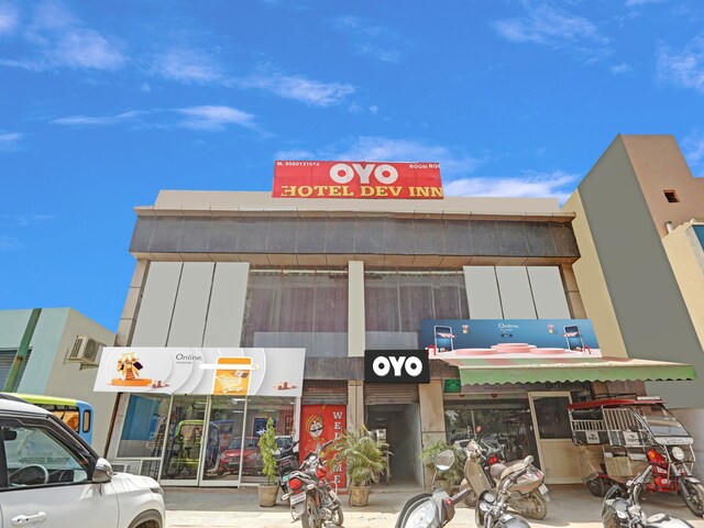 Collection O 812783 Hotel Rn Residency