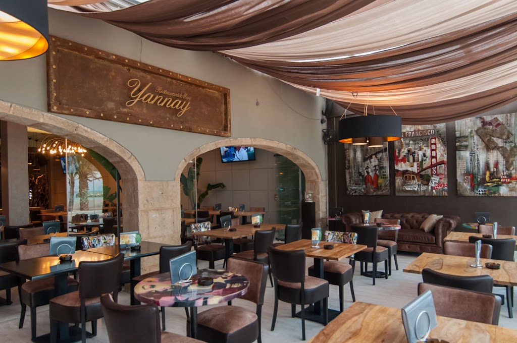 Yannay Cocktail Bar Restaurante — Ambiente
