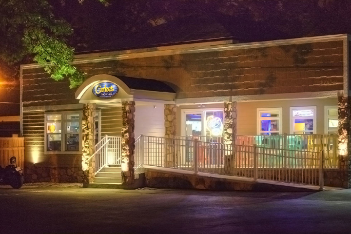  Carlee's Bar & Grill