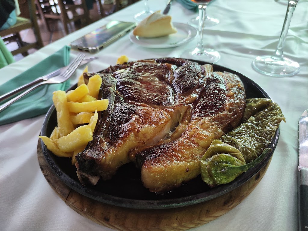 Restaurante los Pinos — Comida y bebida