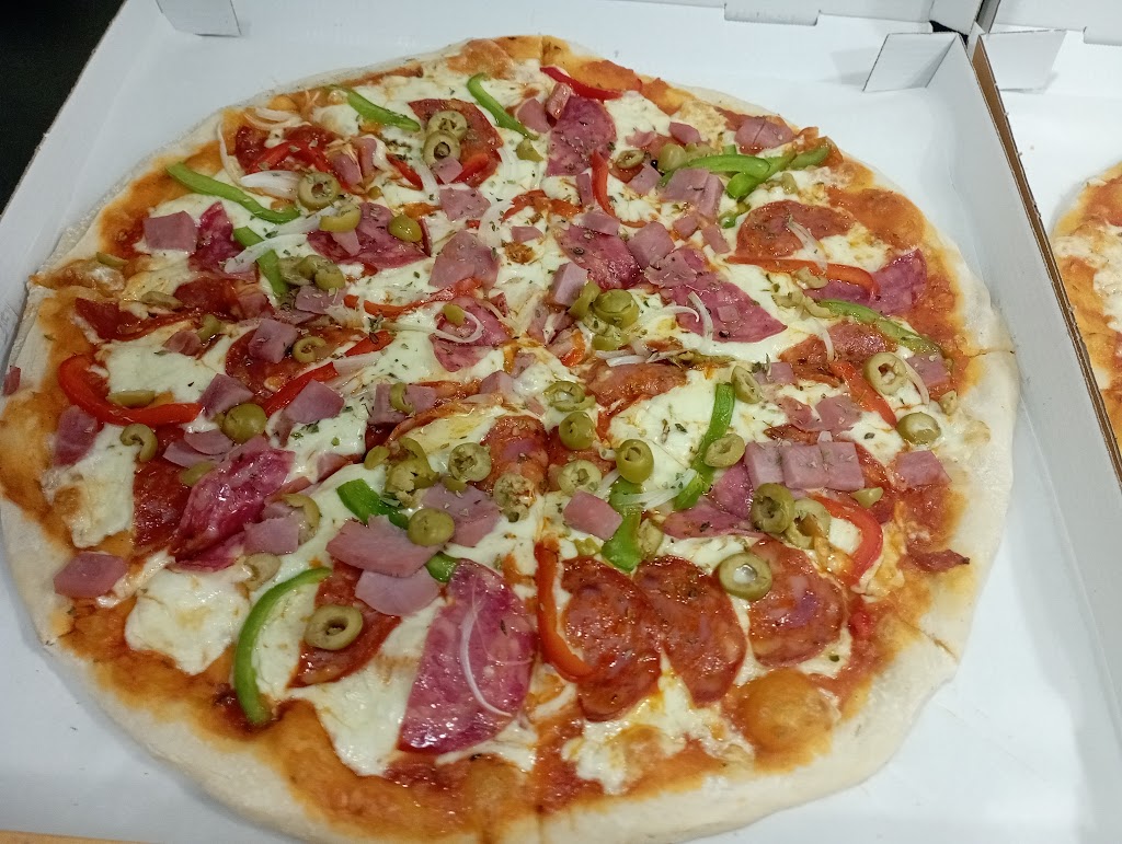 Pizzeria La Celeste — Comida y bebida