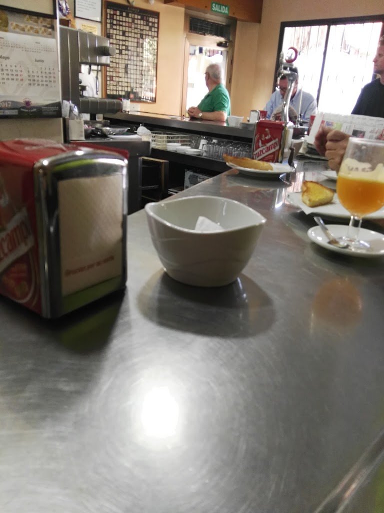 Bar Rincon — Comida y bebida