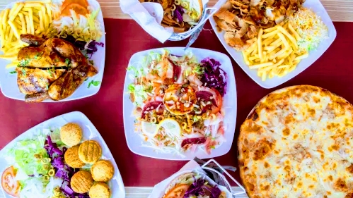 Bon jan bar restaurant — Comida y bebida