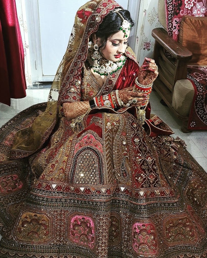 Pragati Beauty Parlour Pukhrayan