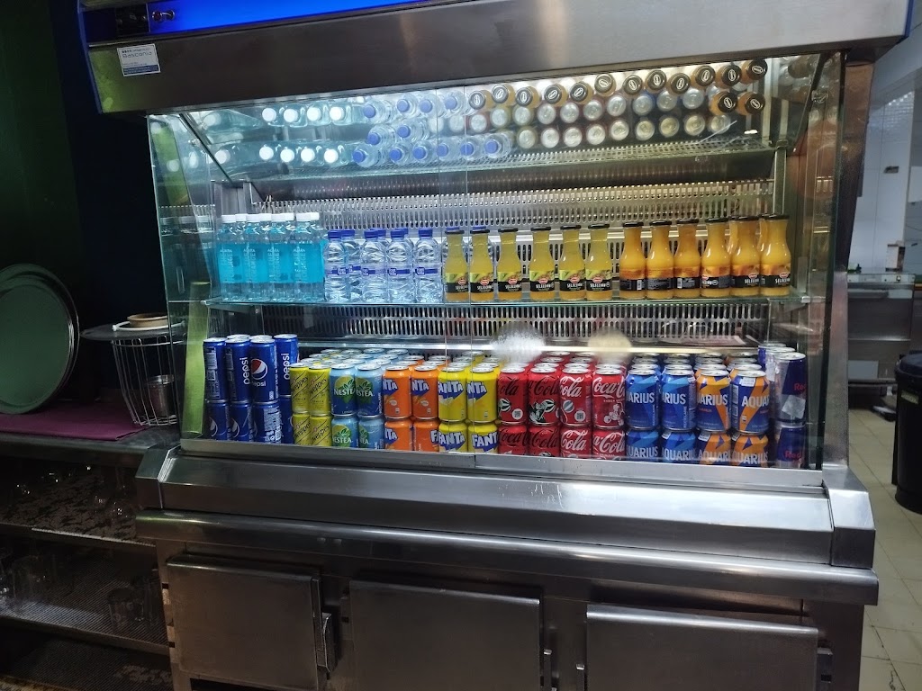 Cafe bar restaurante nekor mTaam lnkwr — Ambiente