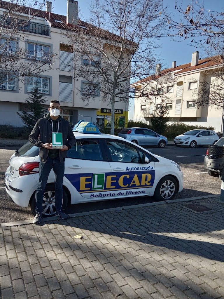 Elecar Autoescuelas S.L — Automovil