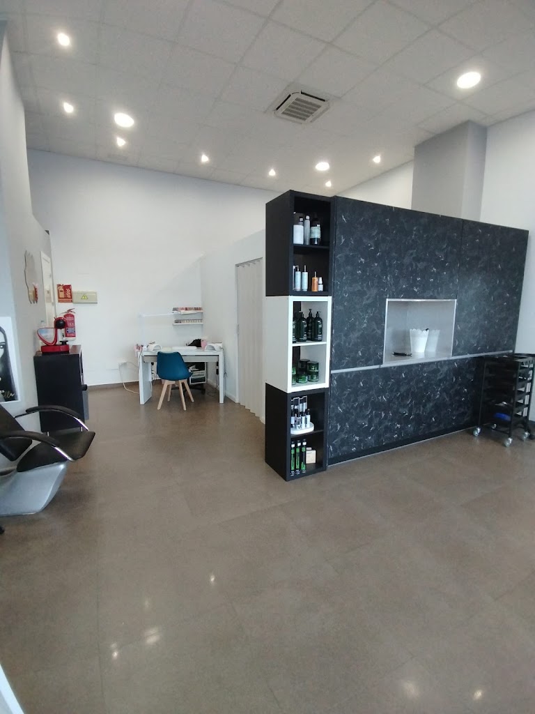 You Look studio - Peluqueria y estudio de belleza en Velez Malaga — Del propietario