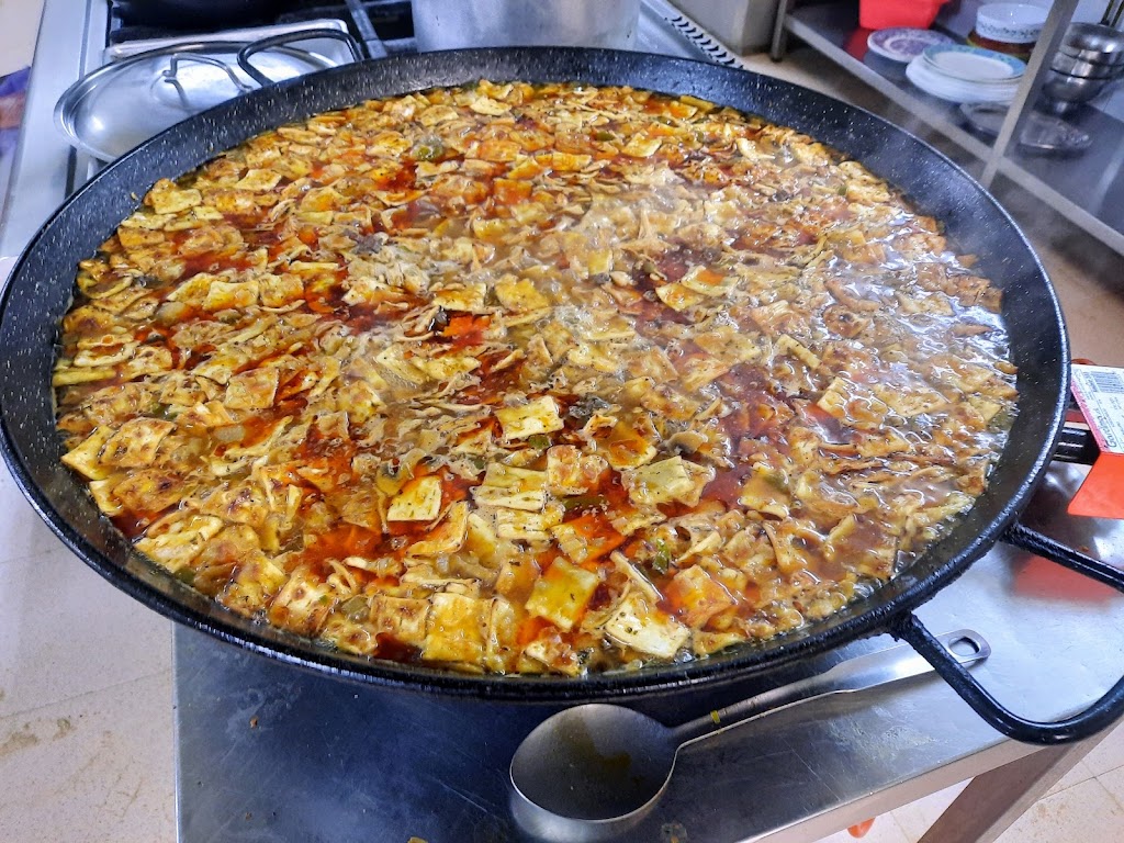 Bar ca la su — Comida y bebida