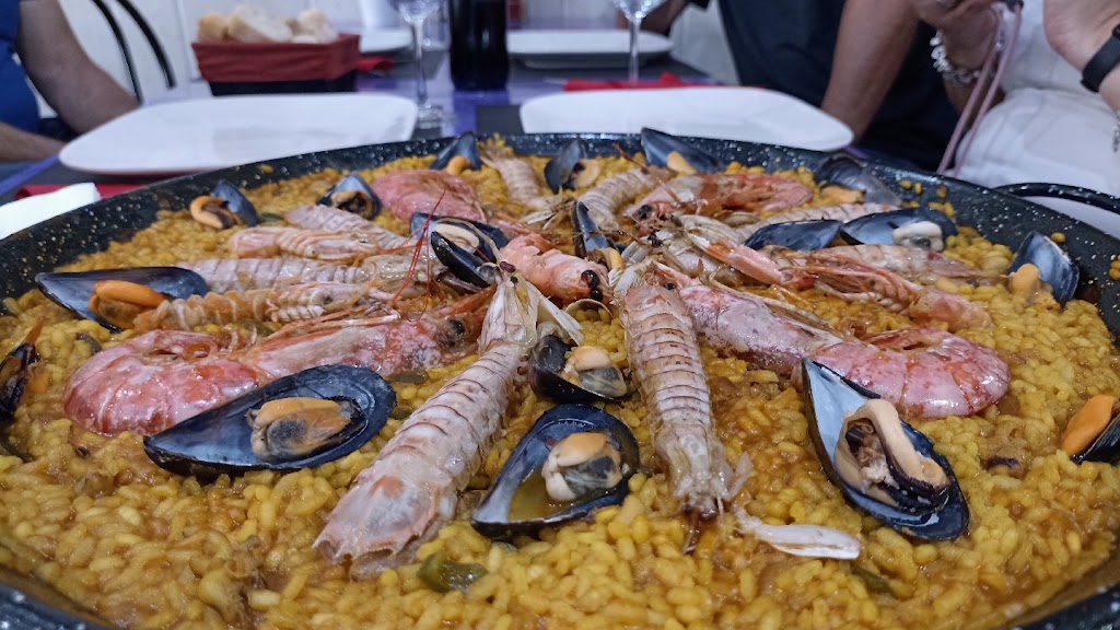 Calafell Tapes — Comida y bebida