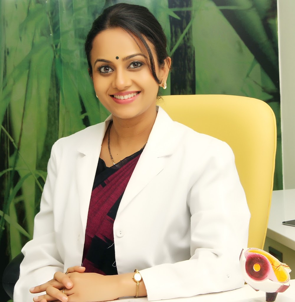Dr Shrutika Junagade Kankariya Best Retina Specialist In Pune Eye Surgeon Amd Diabetic Retinopathy Floaters