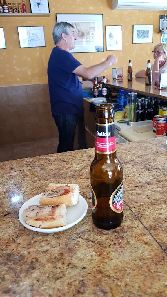 Pepos Cafe — Comida y bebida