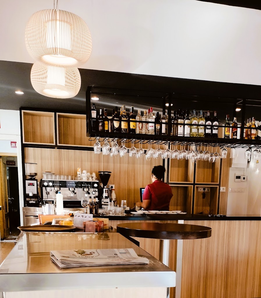 Cafeteria Exit Alcala