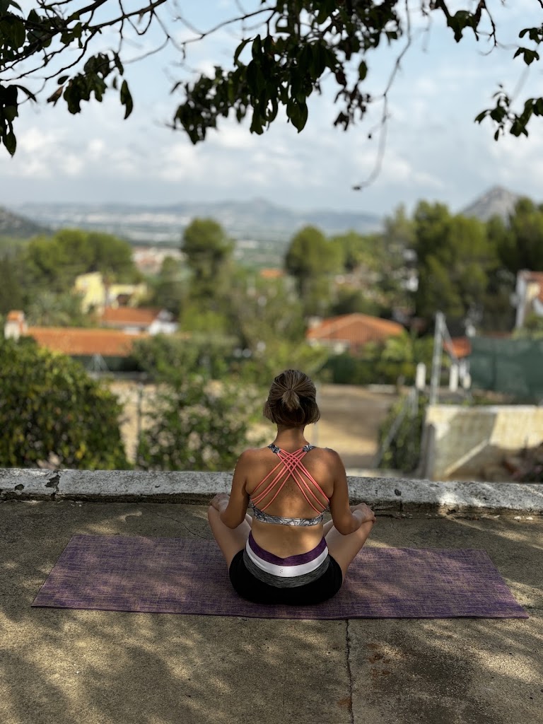 Daya Yoga y Bienestar — Yoga