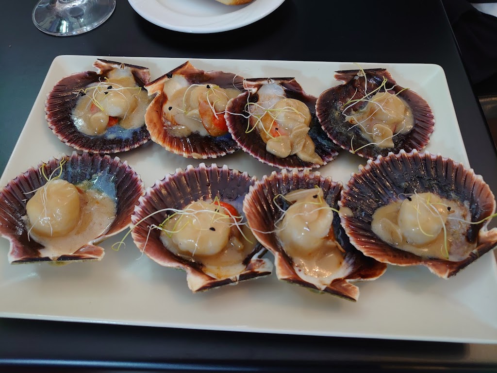 TANIT GASTROBAR — Comida y bebida