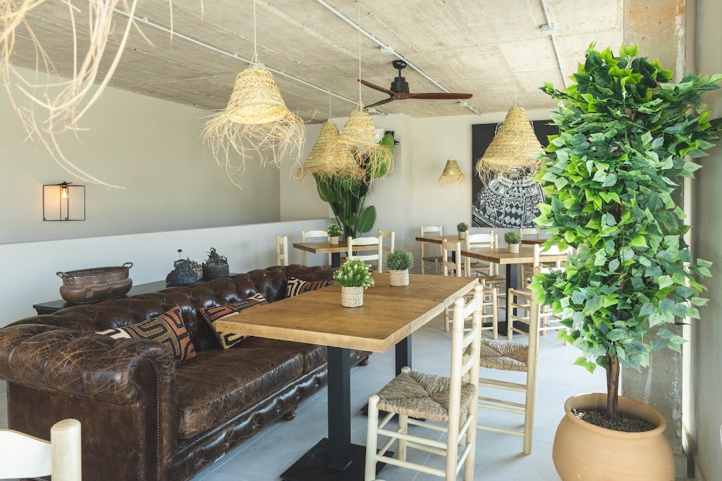 Petit Bistro Island - Restaurante Mediterraneo - Desayunos