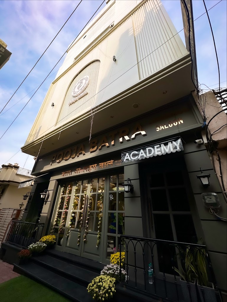 Pooja Batra Makeover Salon Makeup Artist In Derabassi Beauty Salon Academy Bridal Groom Certified Makeup Course