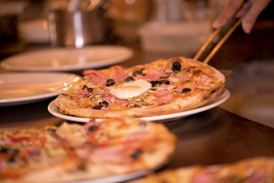 Restaurante Gepetto Arena — Comida y bebida