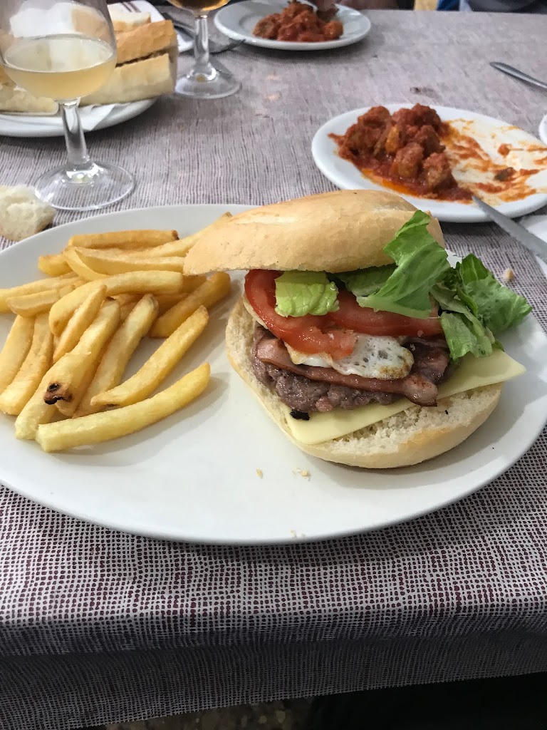 Bar El Sevilla — Comida y bebida