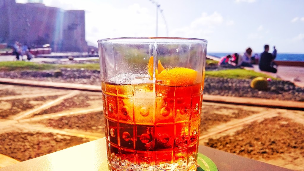 Mumbai Sunset Bar — Comida y bebida
