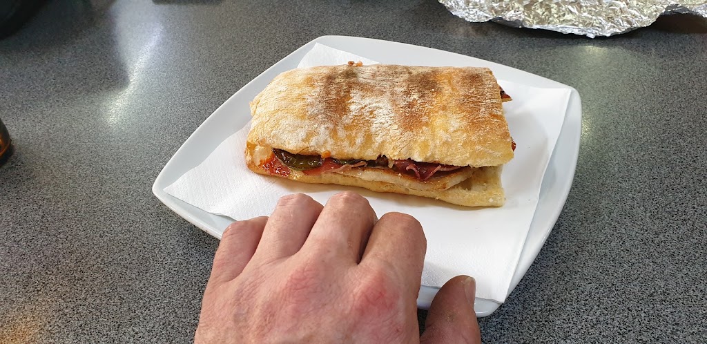 Cafe Bar Chiropa — Comida y bebida