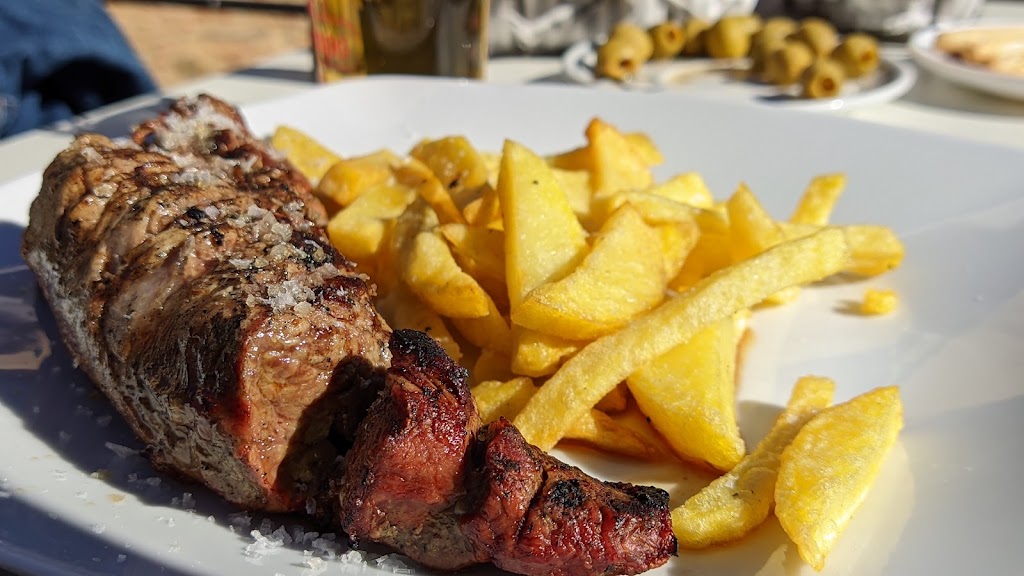 RESTAURANTE CAFE BAR LA MARQUESA — Churrasco
