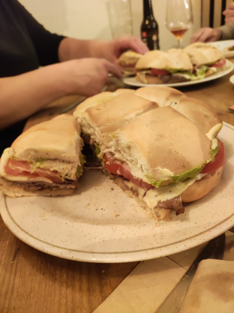 Restaurante Can Titi — Comida y bebida
