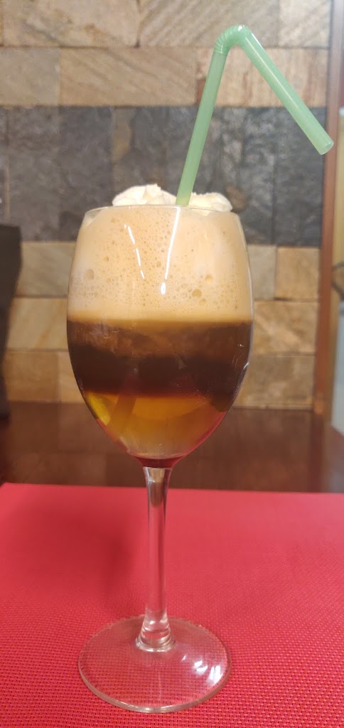 Bar La Mossegada — Comida y bebida