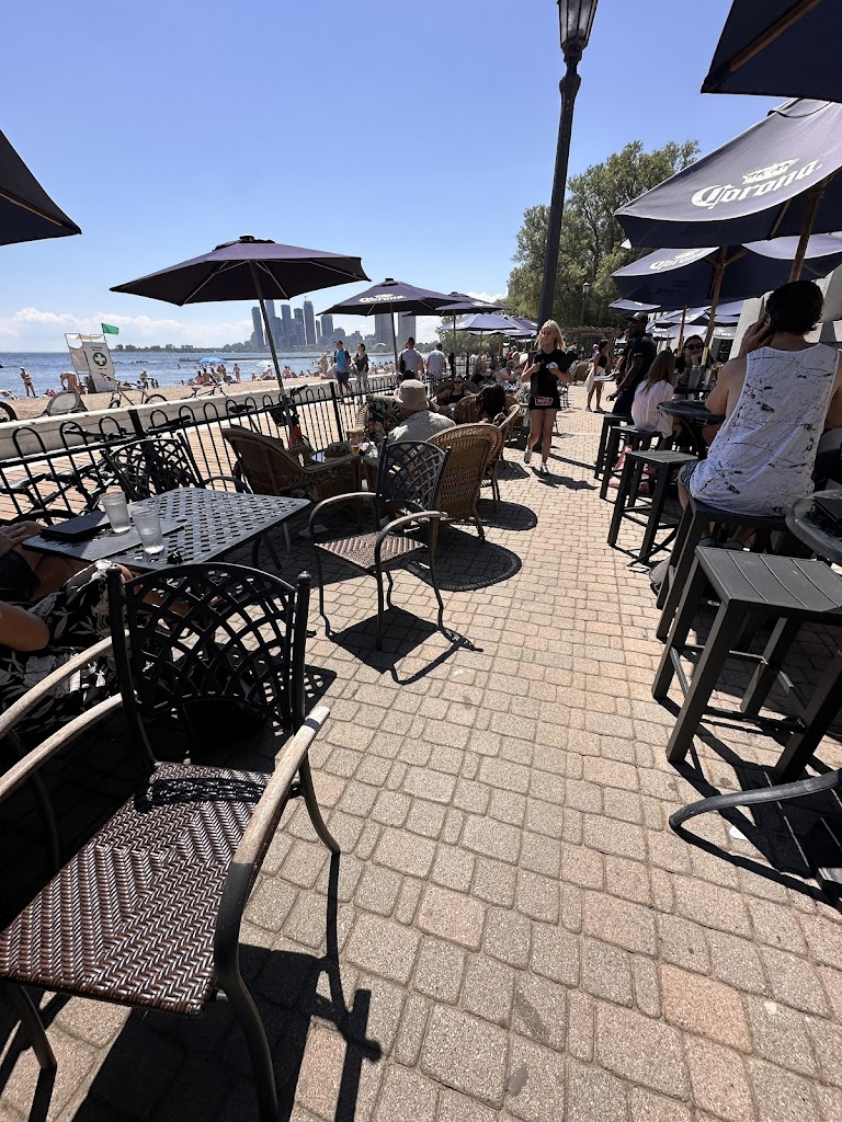 Sunnyside Pavilion Cafe in Toronto