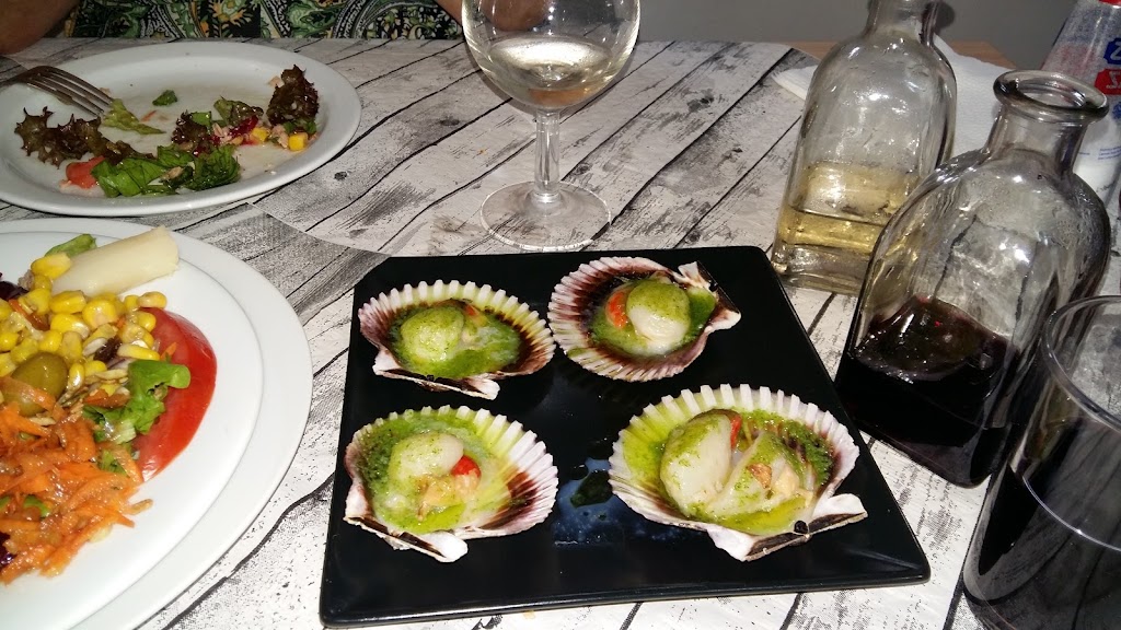 Restaurante Bodegon El Sitio — Comida y bebida