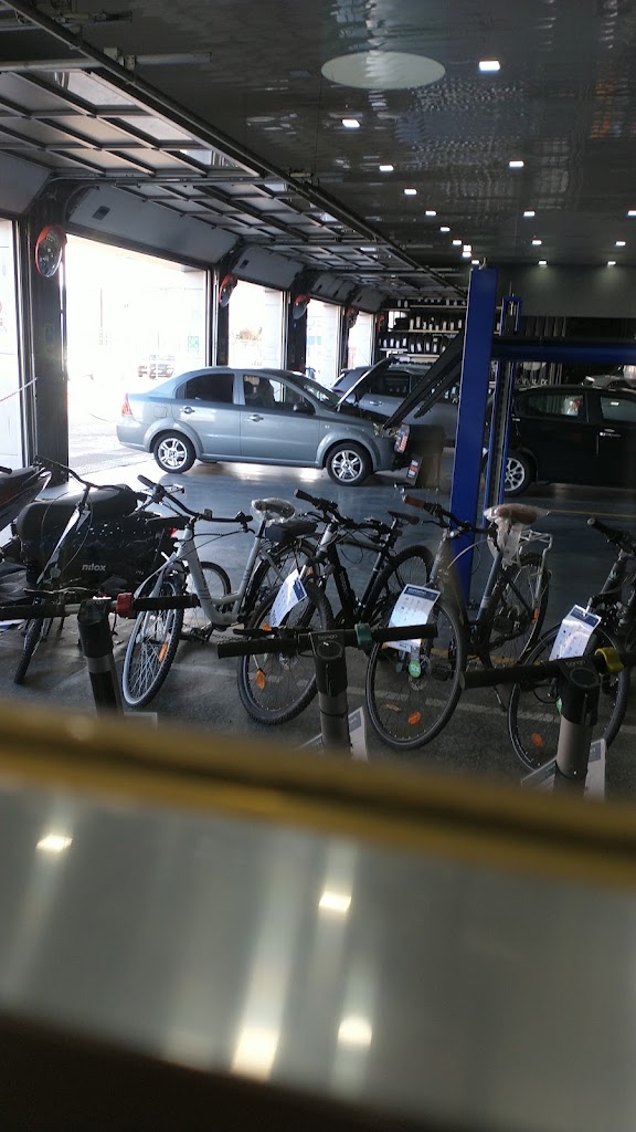 Norauto Madrid Alcala Av Complutense — Interior
