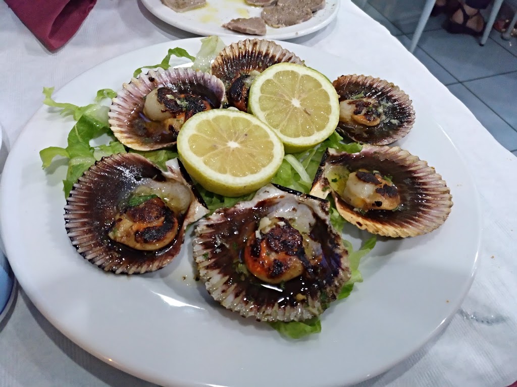 Taperia Bahia — Comida y bebida