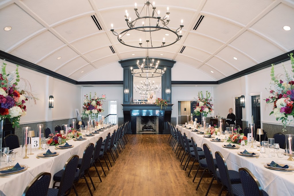  Oconomowoc Lake Club