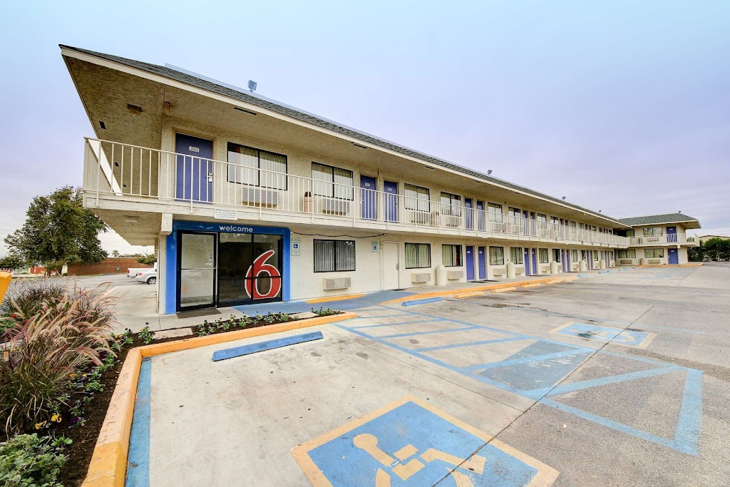 Motel 6 San Marcos, TX - Motel in San Marcos , United States of America