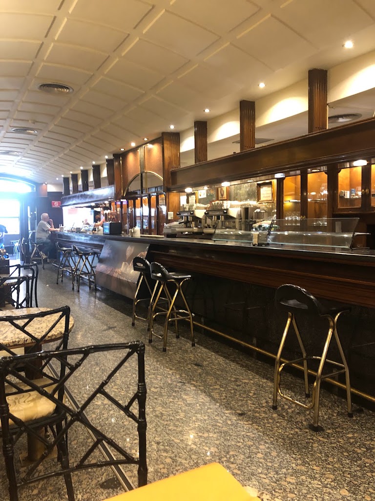Cafeteria Palace — Ambiente