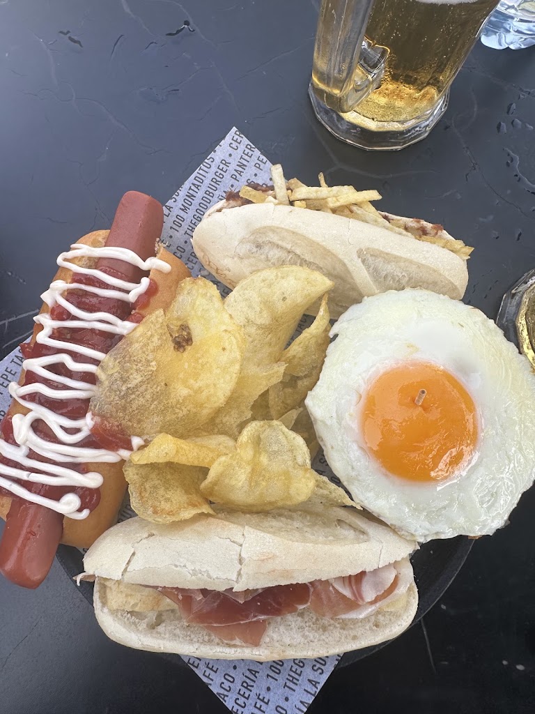 100 Montaditos — Comida y bebida