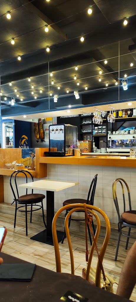 DISTINTO RESTAURANTE — Ambiente