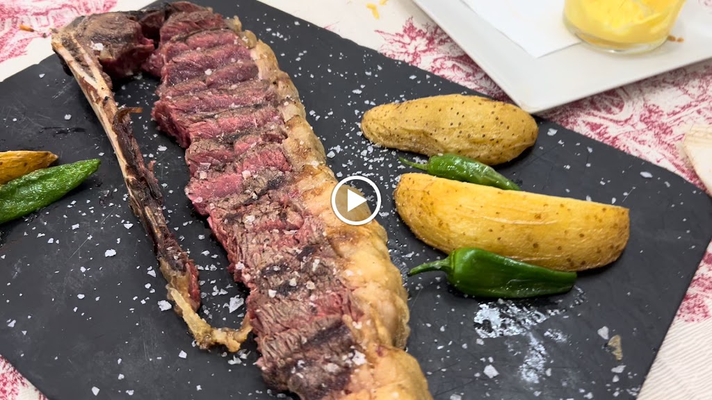 Restaurante & Hostal El Emigrante — Videos