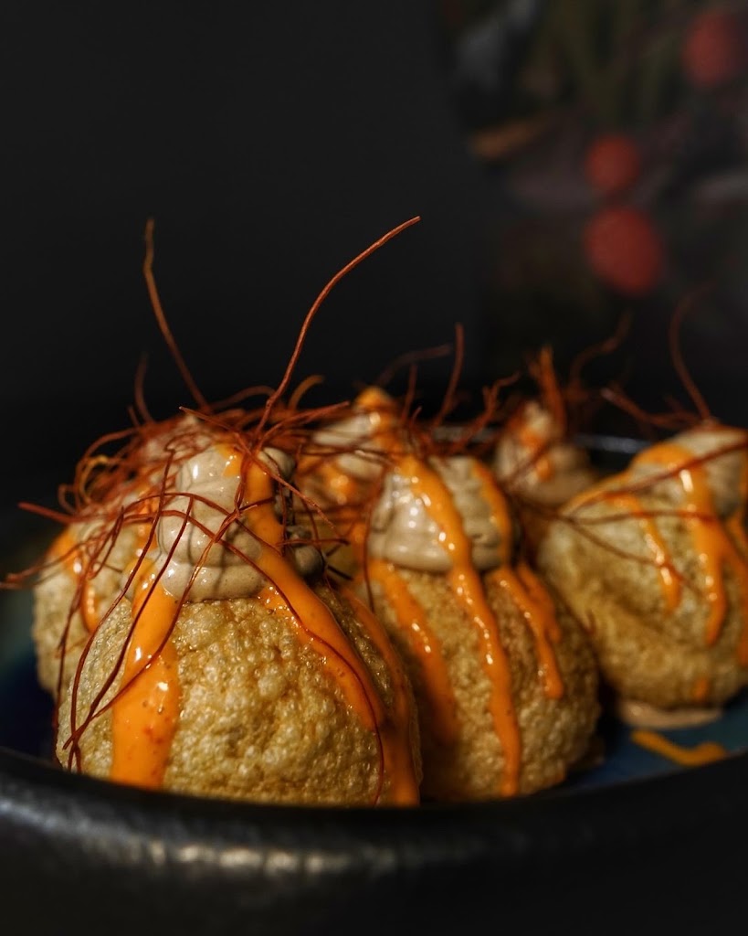 Mangurrian Cocktail Bar — Comida y bebida