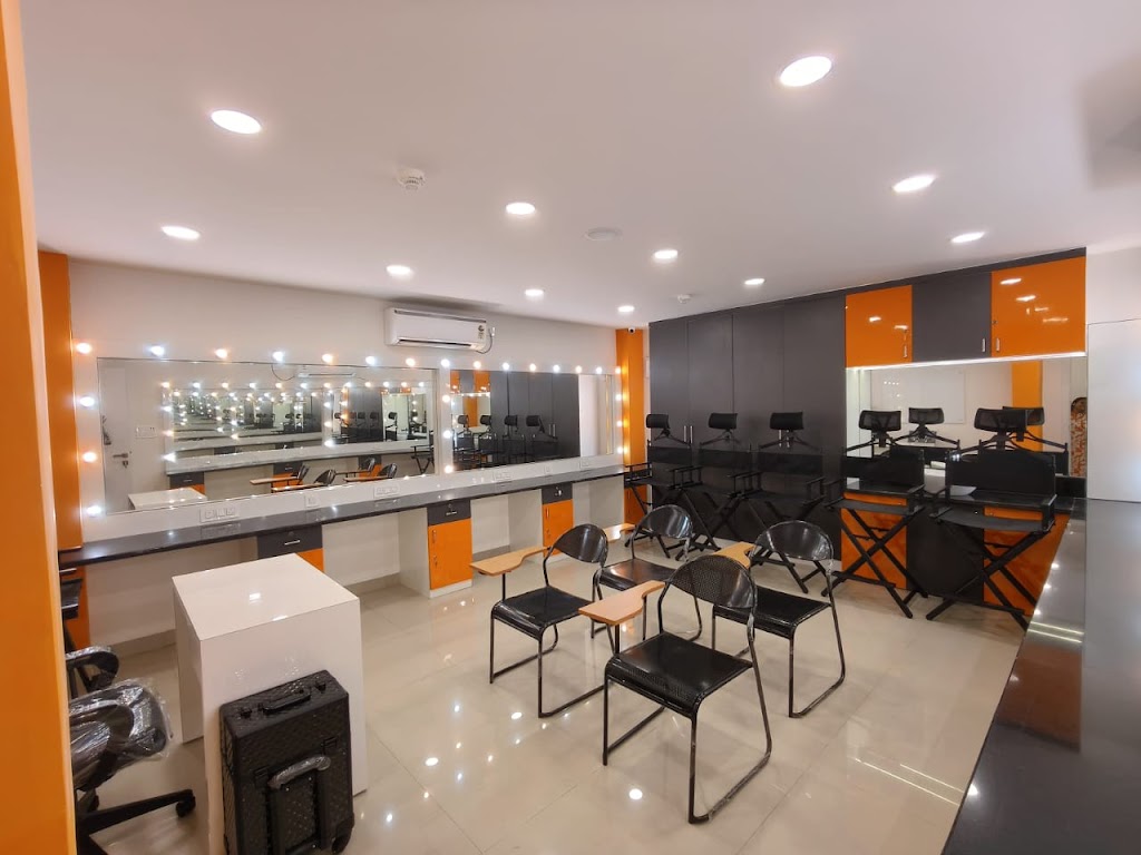 Vlcc School Of Beauty Institute In Behala Kolkata